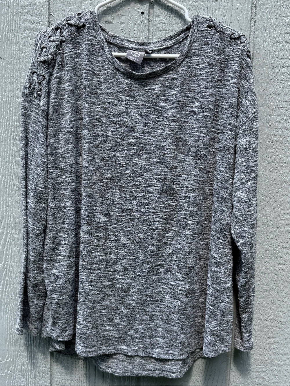 Daisy Fuentes Heather Gray Lace-Up Shoulder Long Sleeve Top